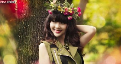 Khả Ngân, rạng rỡ đón xuân