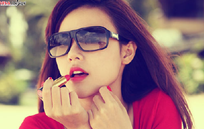 Midu, dịu dàng giữa nắng vàng biển xanh