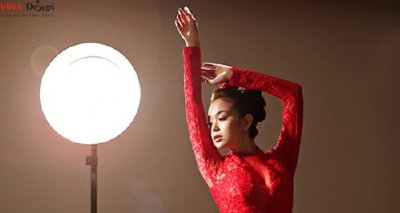 Minh Hằng bay bổng với váy dạ hội