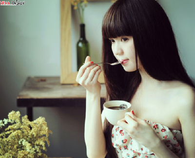 Ngọc Trinh - diện váy mỏng đẹp mong manh