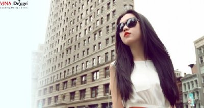 Ngọc Trinh quyến rũ với jumsuit trắng muốt