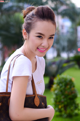 Phương Trinh - giản dị xuống phố