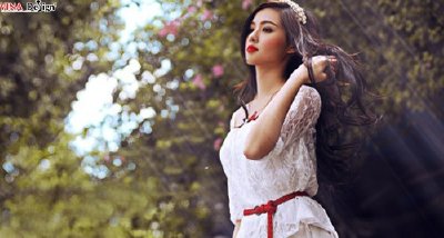 Tâm Tít, cực xinh với váy trắng